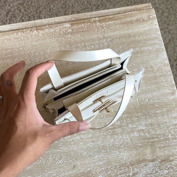 Mini Crocodile Print Purse White - Picture 3 of 3